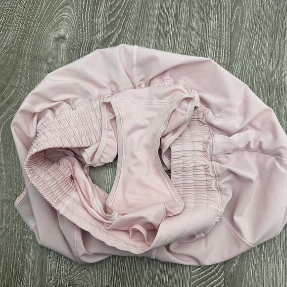 Lululemon Hotty Hot High-Rise Lined Short 2.5" 8 Strawberry Milkshake Mesh Swift - Picture 9 of 10